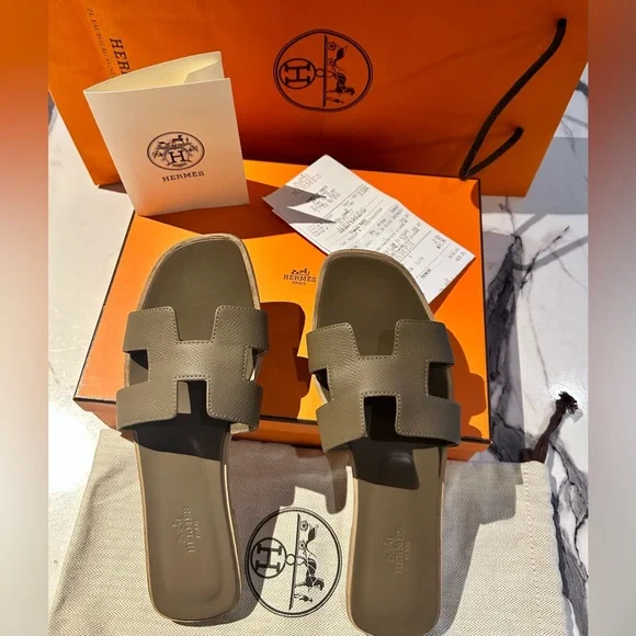 HERMES エルメス　オラン　エトープ Oran sandal | Hermès USA